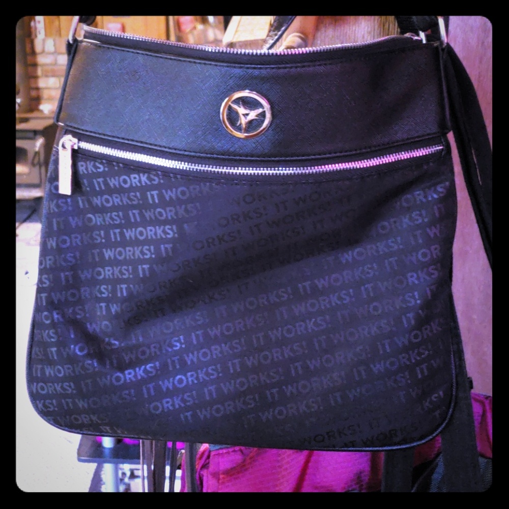 ItWorks cross body bag